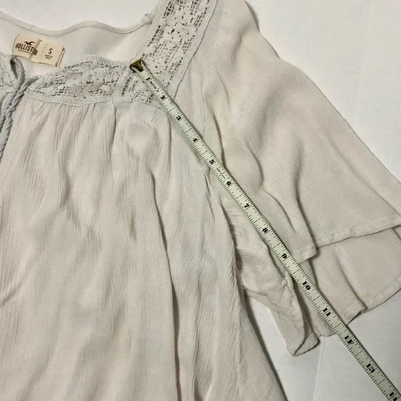 White Hollister Crop Top - Picture 7 of 9